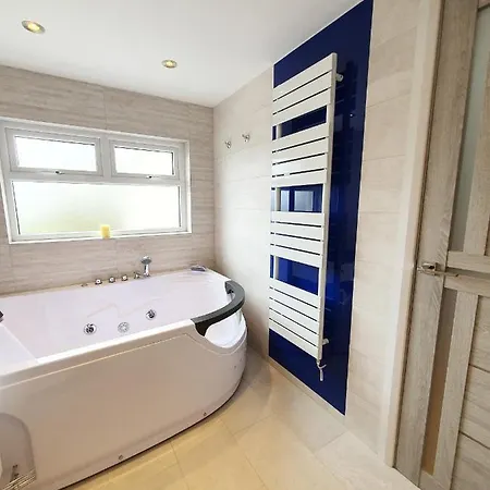 别墅 Stunning Modern Cottage/parking Free/wifi *